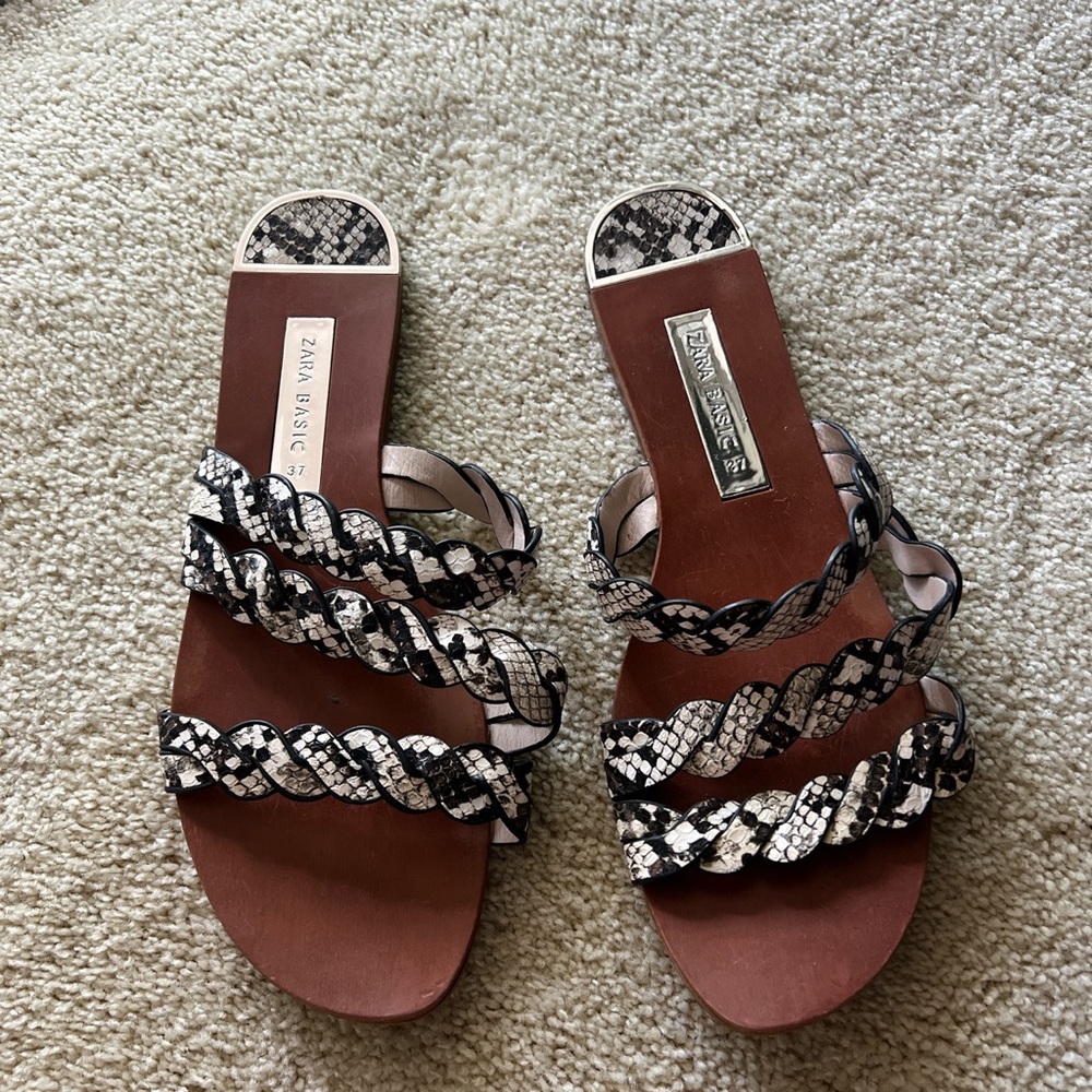 Zara black and white snake skin sandals 6.5